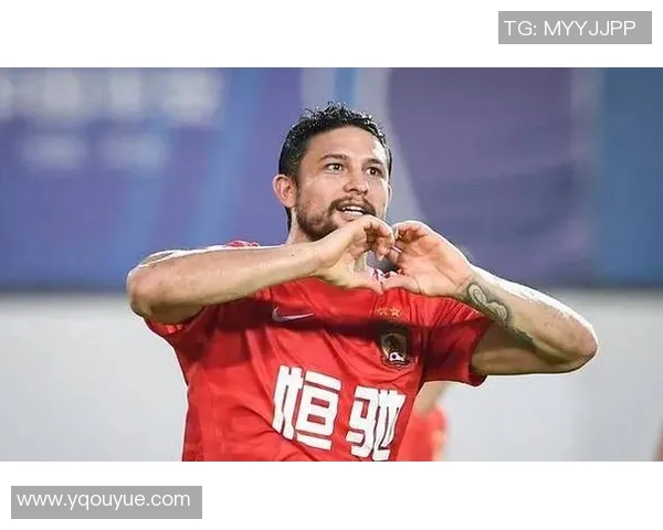 上海队当家足球明星的成长历程与未来展望分析